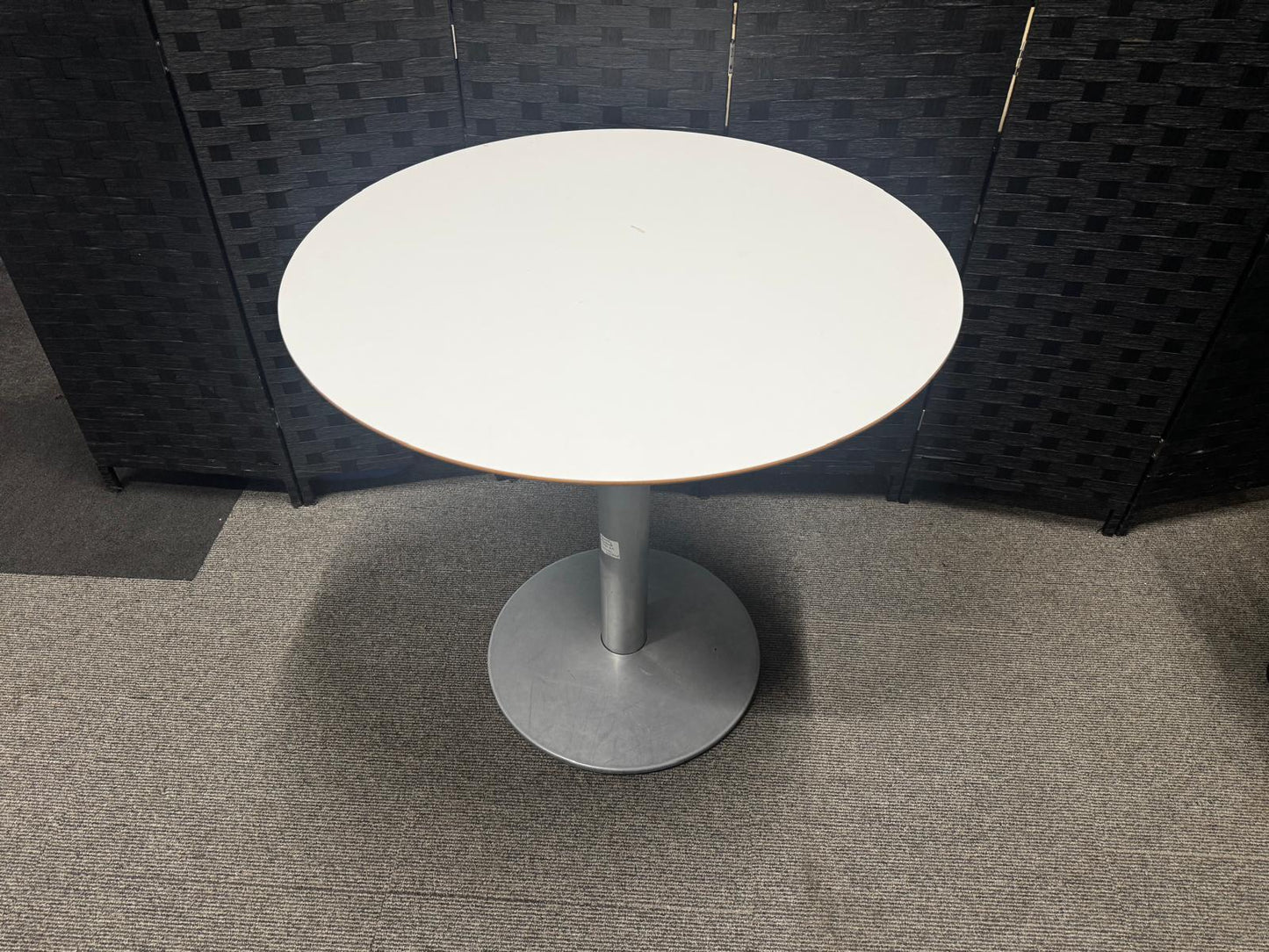 Second-hand White Office Meeting Room Round Table - 75cm Diameter