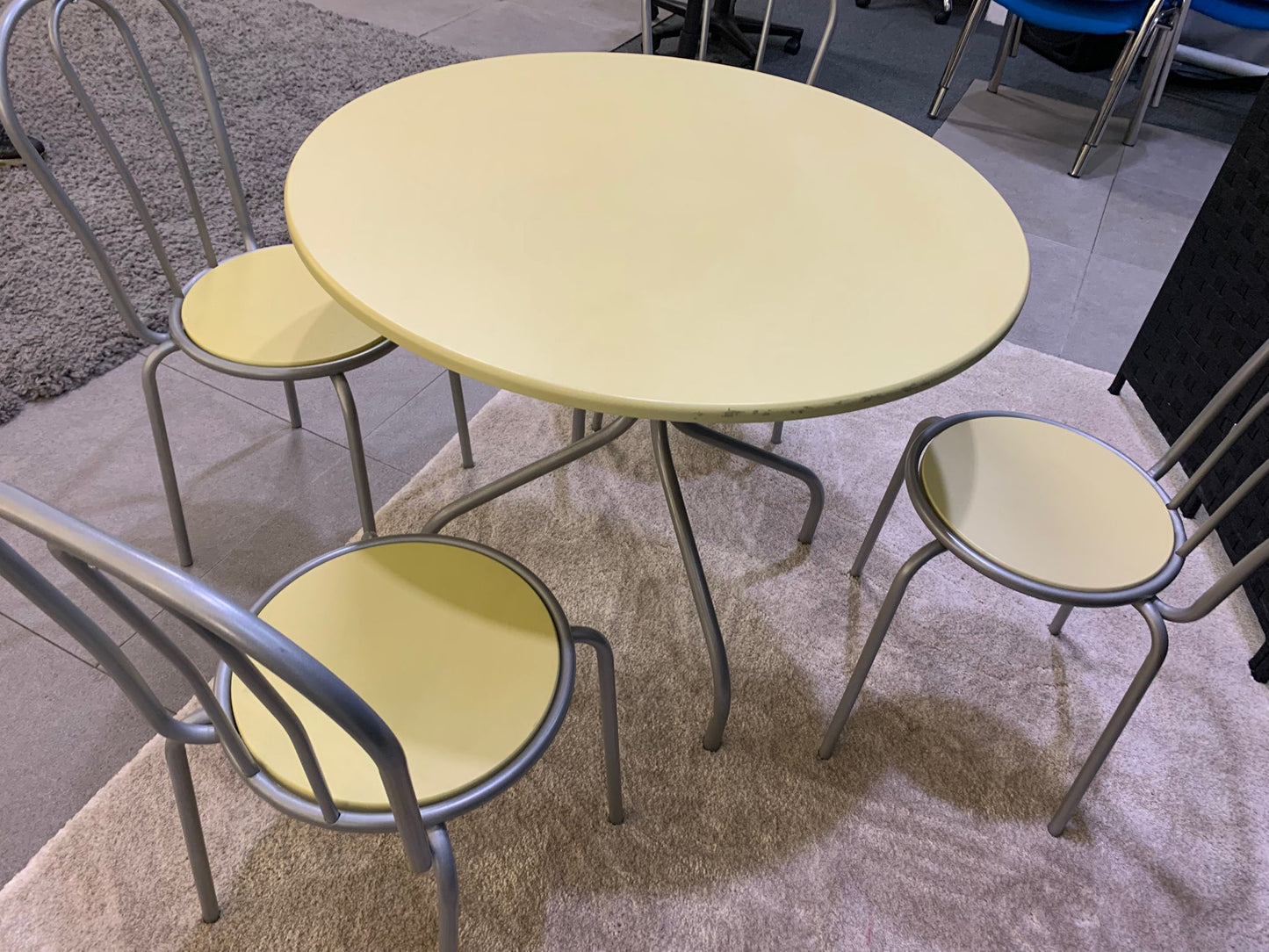 Pre-owned Yellow 80cm Canteen Breakout Table