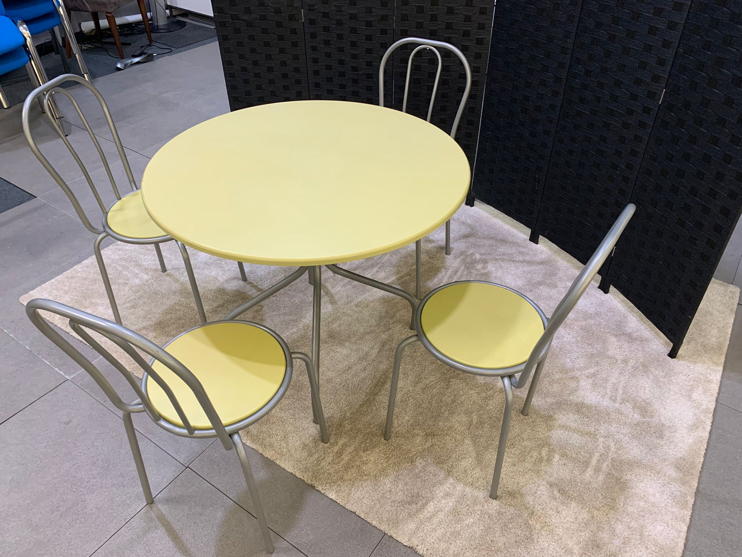 Pre-owned Yellow 80cm Canteen Breakout Table