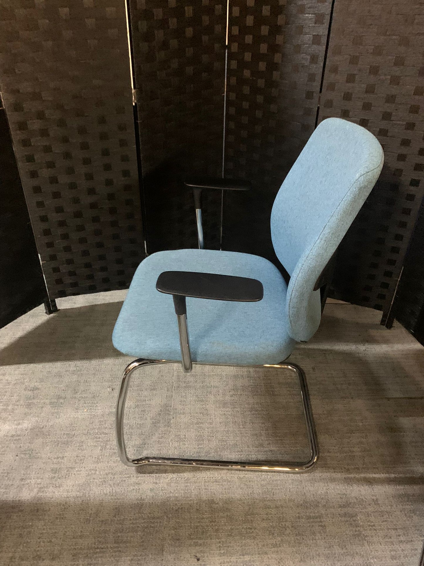 Second hand Orangebox Meeting chair cantilever blue
