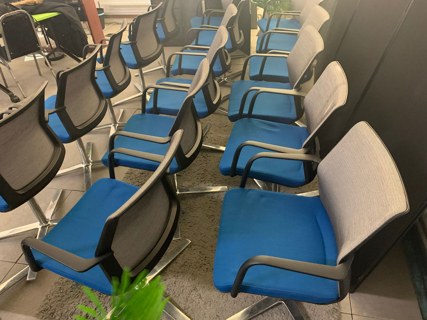 Used Orangebox Workday WD-CFA Meeting chair Blue Grey