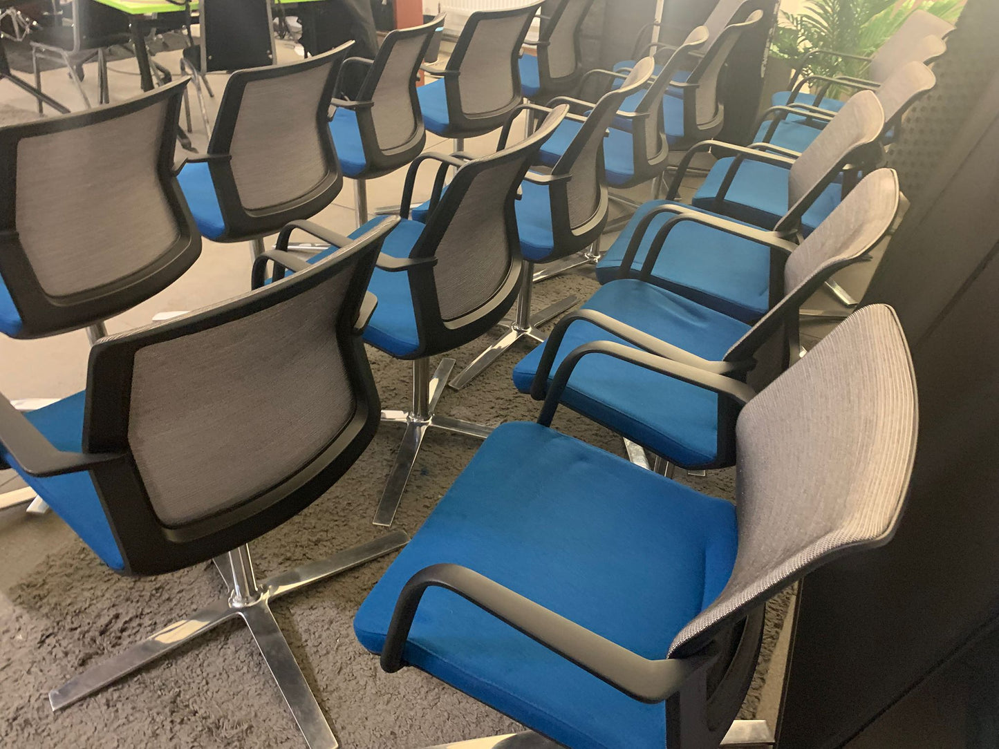 Used Orangebox Workday WD-CFA Meeting chair Blue Grey