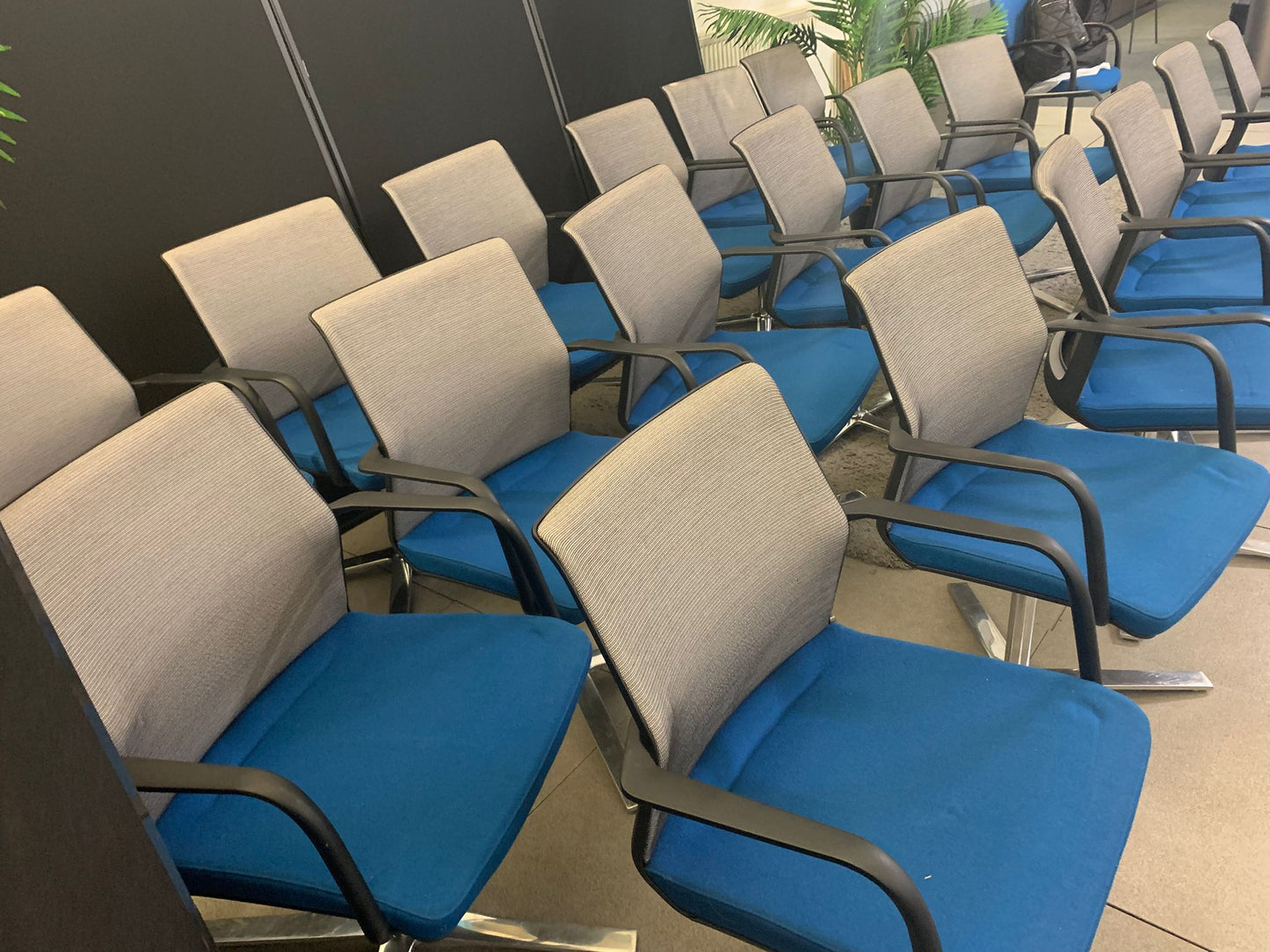 Used Orangebox Workday WD-CFA Meeting chair Blue Grey