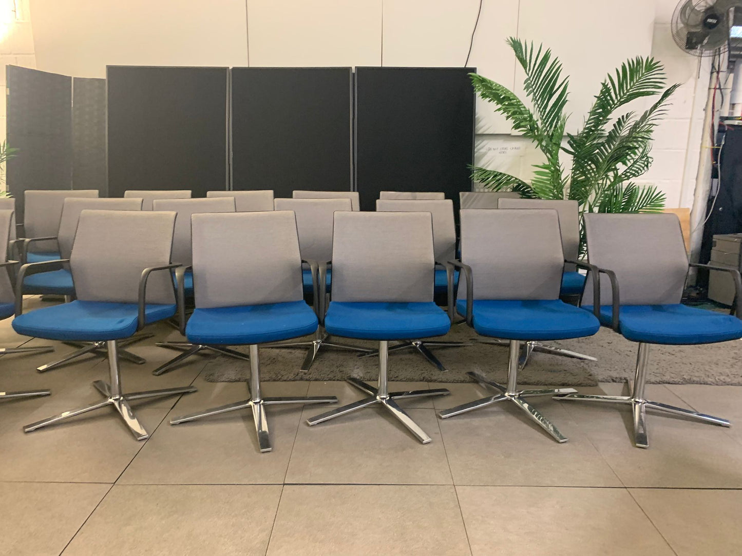 Used Orangebox Workday WD-CFA Meeting chair Blue Grey