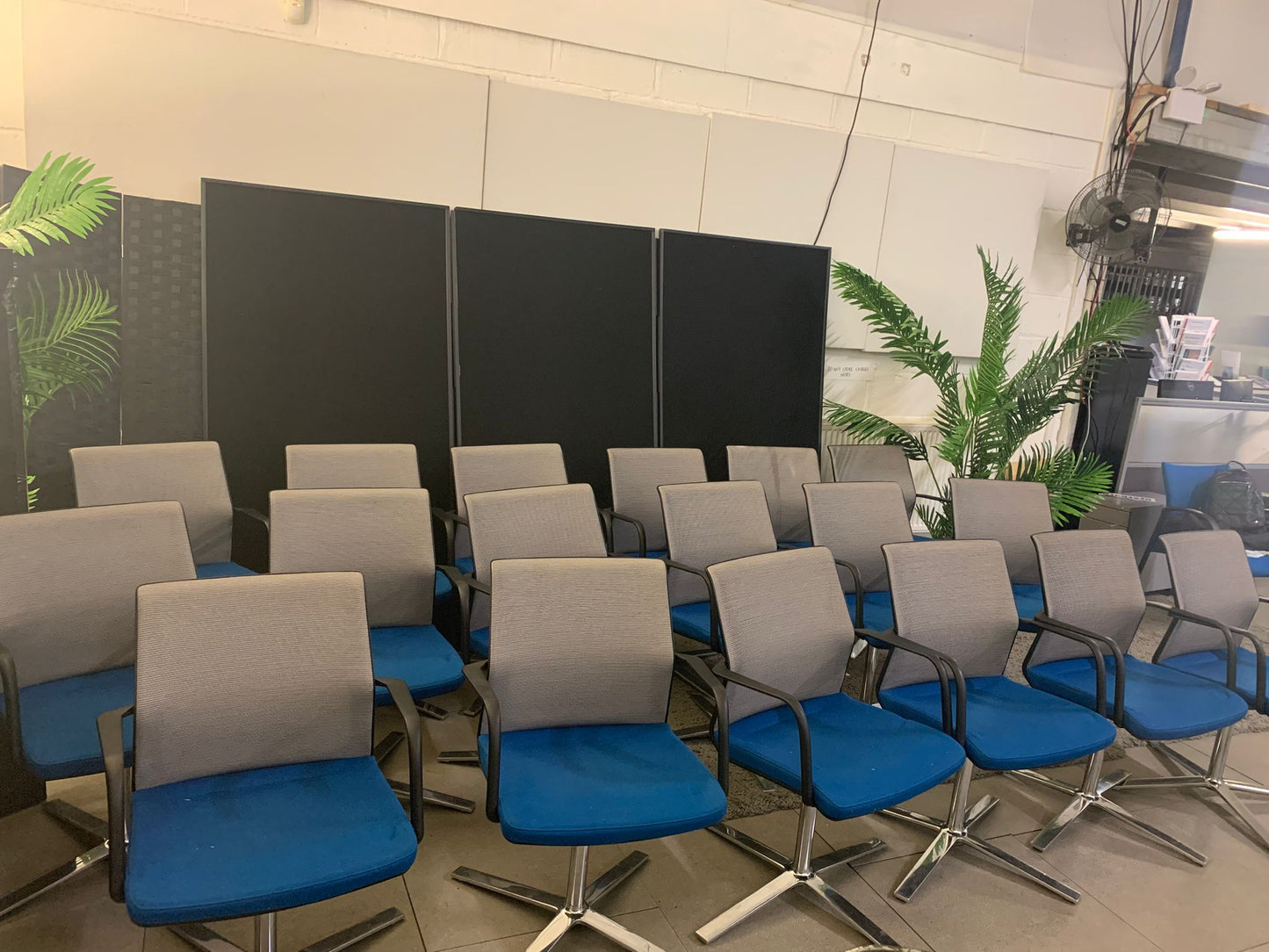 Used Orangebox Workday WD-CFA Meeting chair Blue Grey