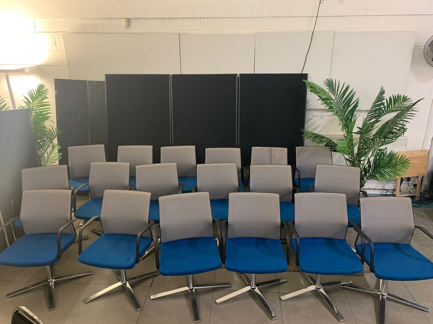 Used Orangebox Workday WD-CFA Meeting chair Blue Grey