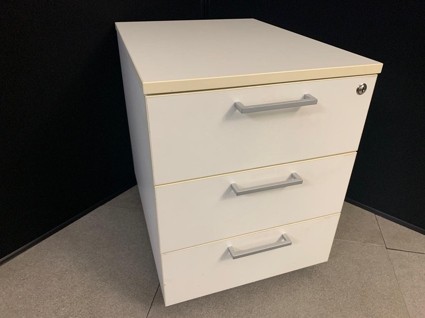 Used pedestal office drawer mobile 3 drawer white lockable H 55cm x D 60cm x W 42cm