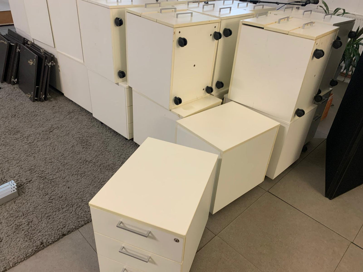 Used pedestal office drawer mobile 3 drawer white lockable H 55cm x D 60cm x W 42cm