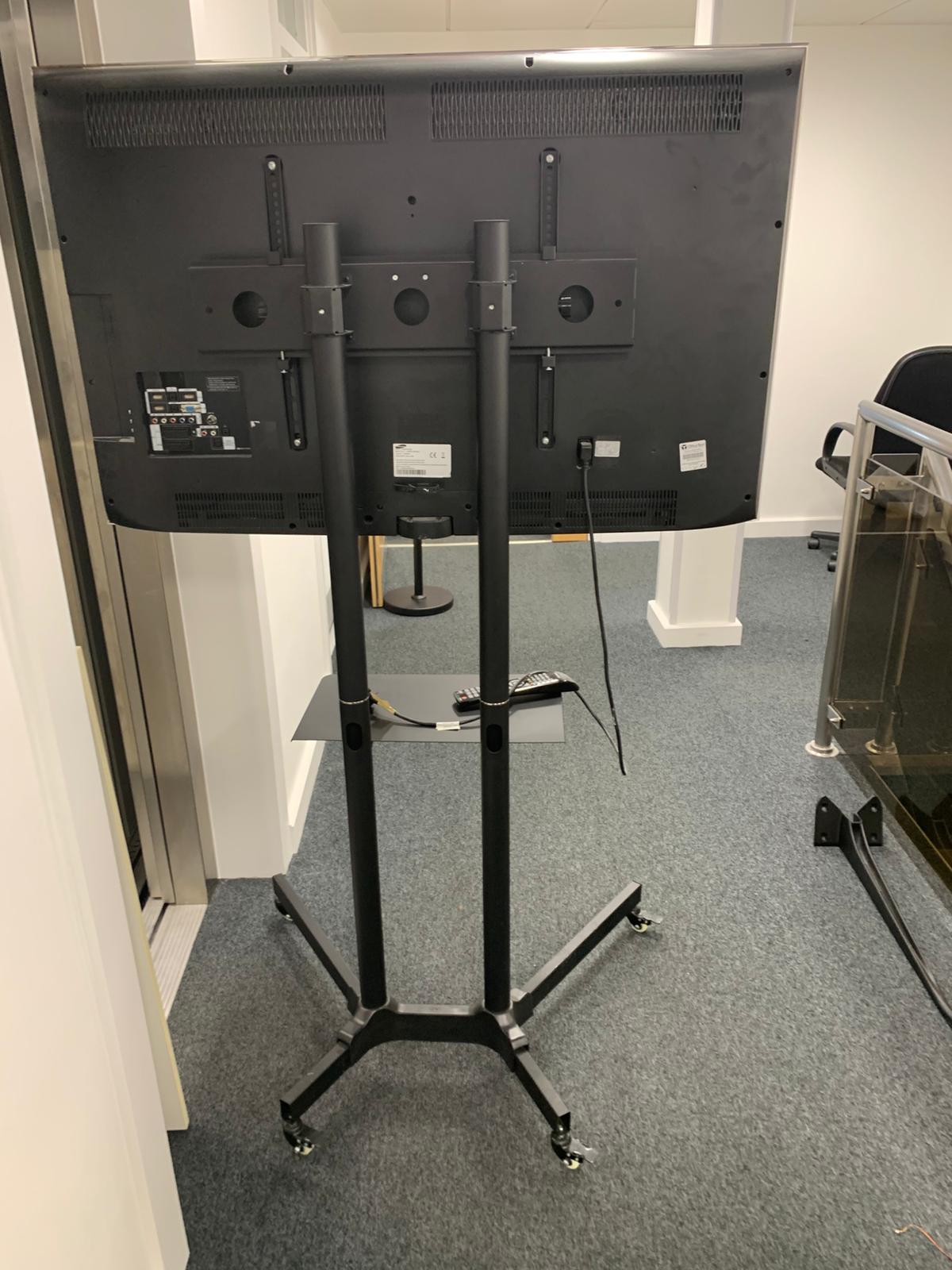 Second hand Samsung TV 46" Model: Ie46b551a6wqxu