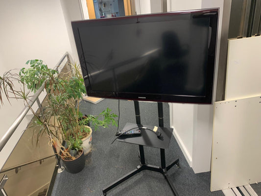 Second hand Samsung TV 46" Model: Ie46b551a6wqxu