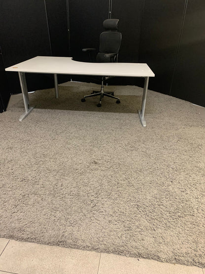 Used L shape corner office Light grey  executive large computer desk table 180cm x 120cm