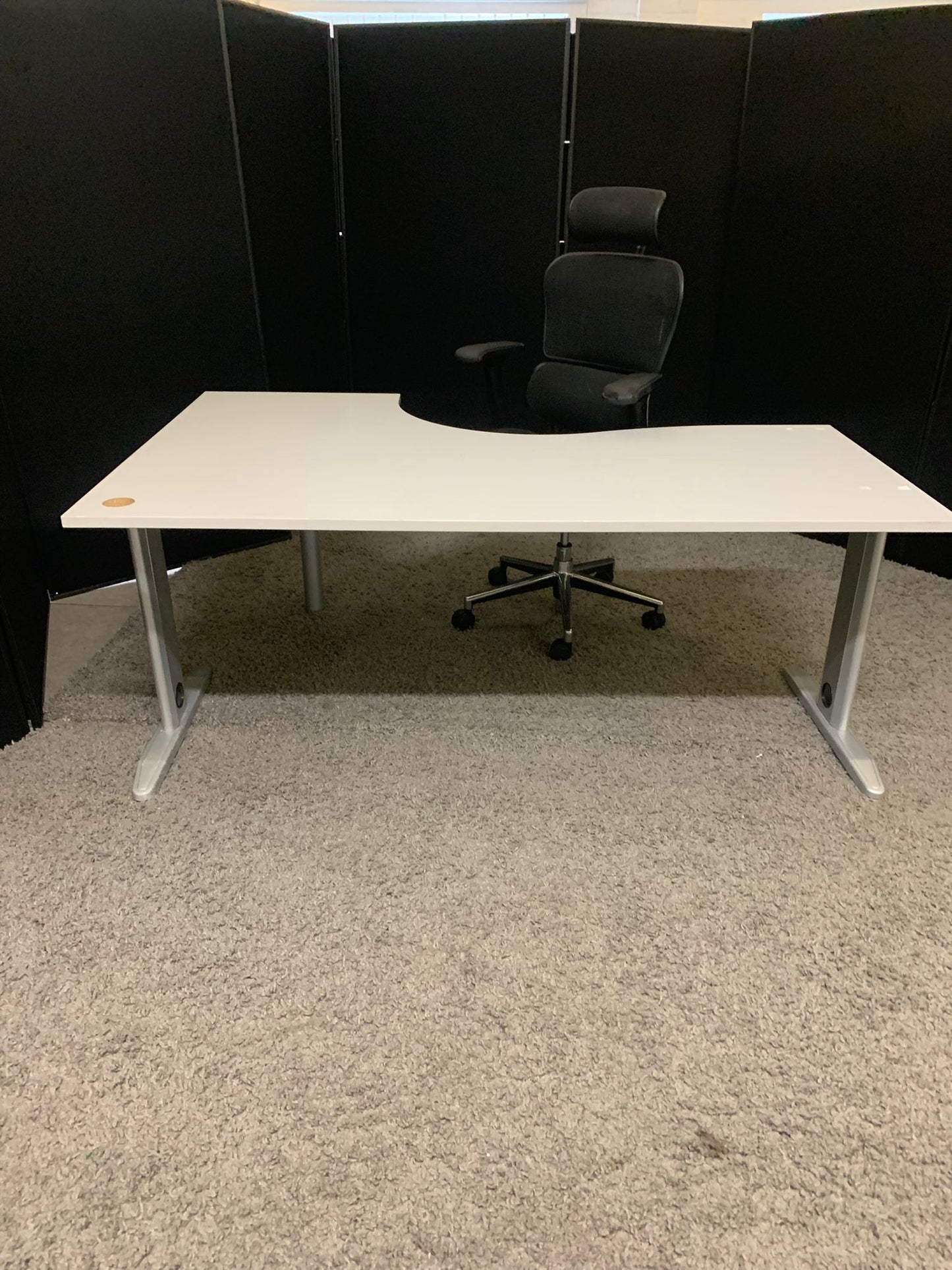 Used L shape corner office Light grey  executive large computer desk table 180cm x 120cm