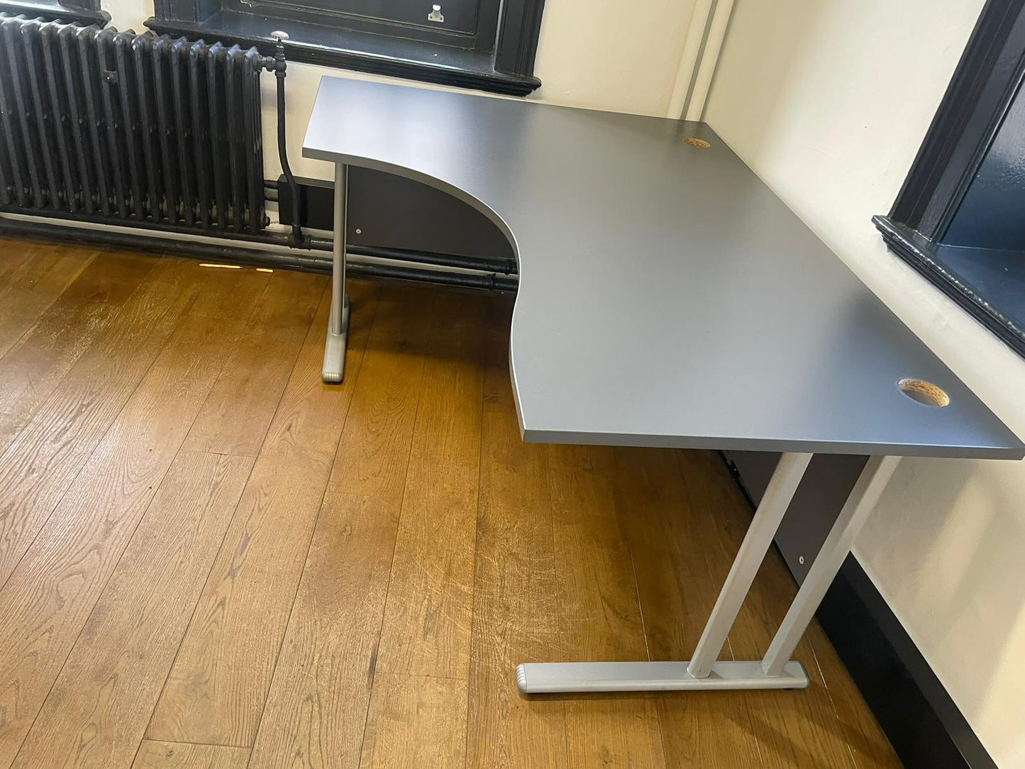 Used Corner L shape Desk Twin Leg  Large Executive desk 160cm x 120cm