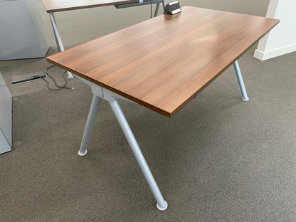 Used  Desk Walnut Rectangle 140cm x 80cm