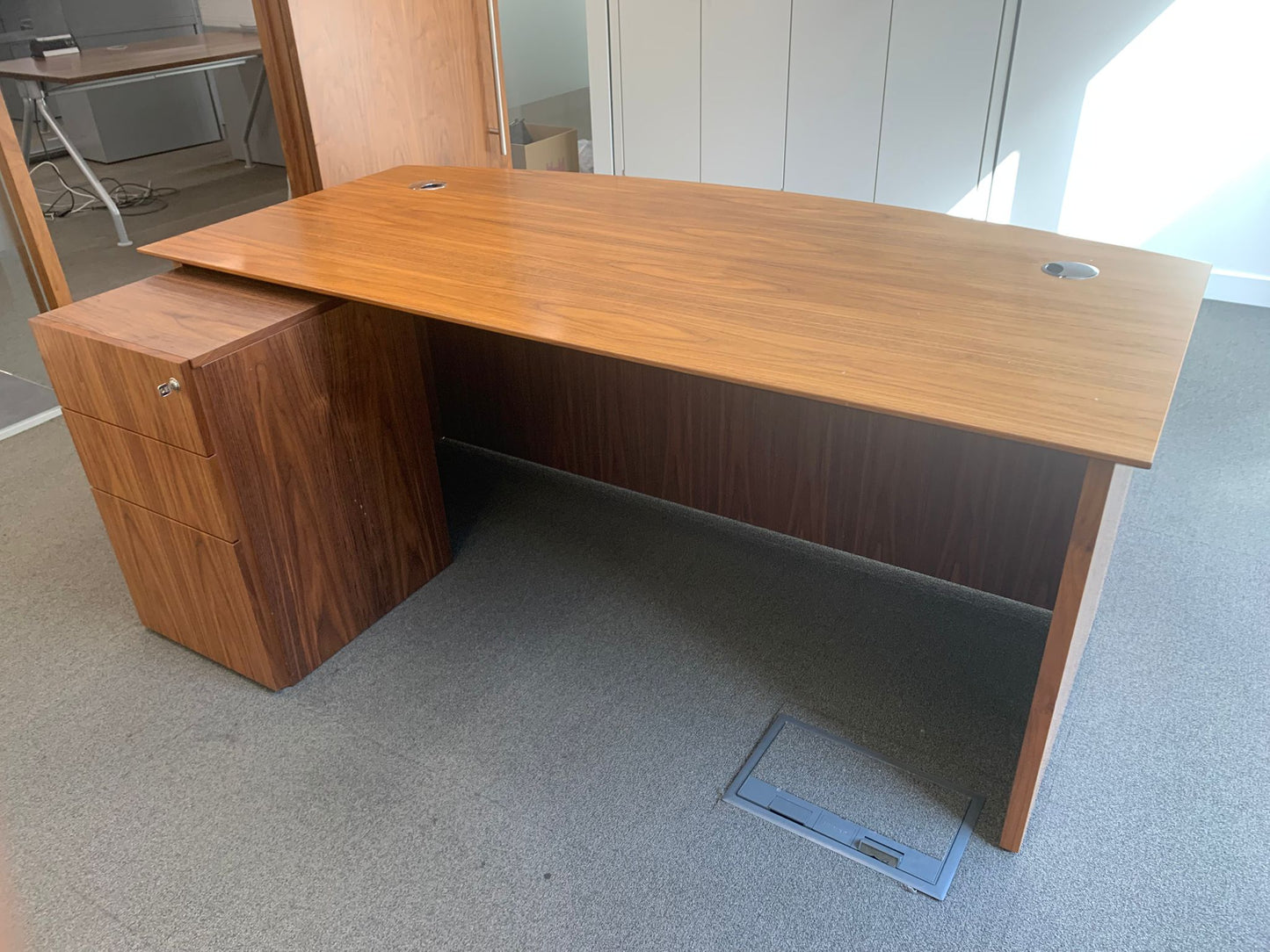 Used Wood finish executive desk single freestanding 180cm x 90cm and drawers
