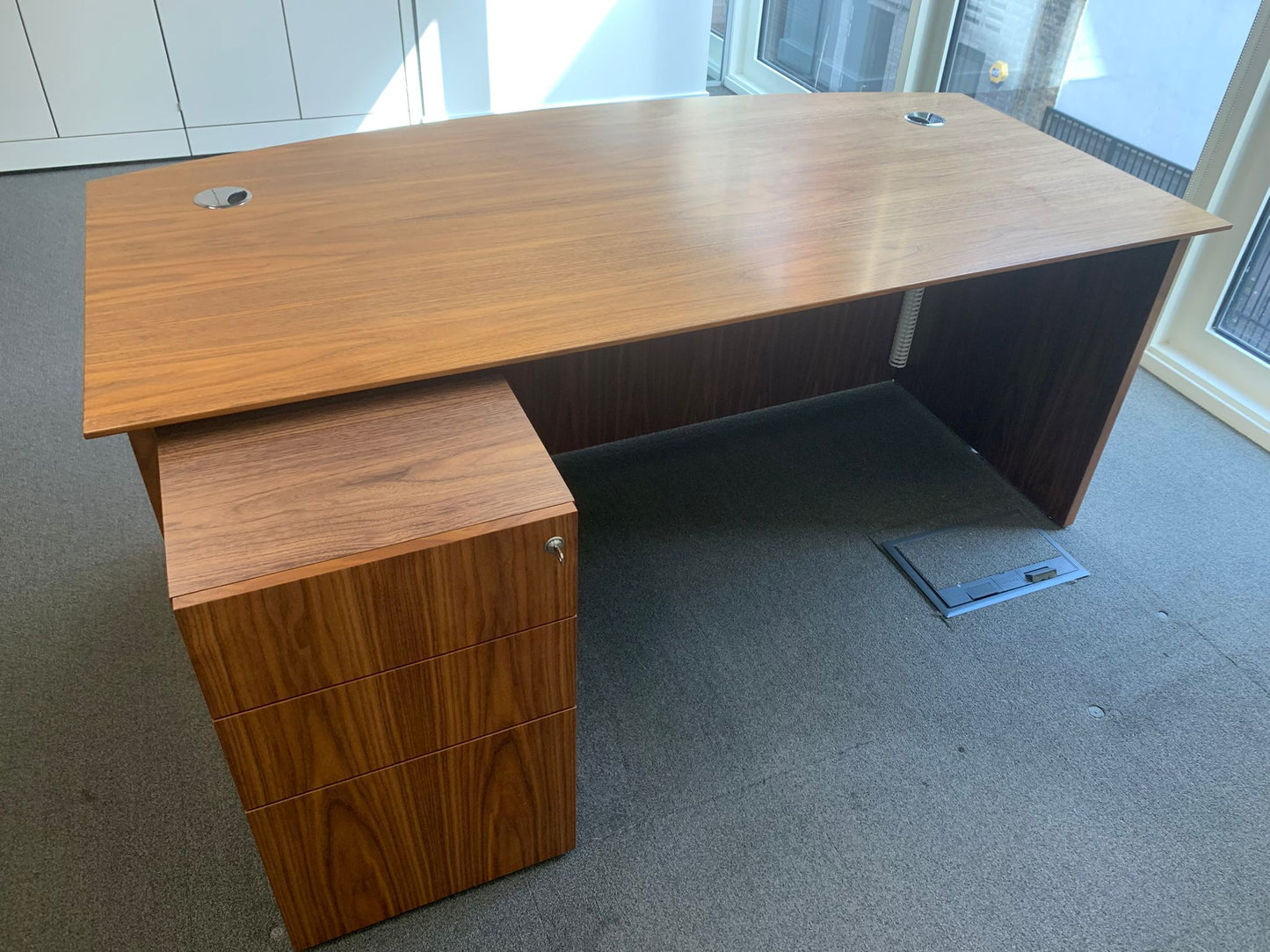Used Wood finish executive desk single freestanding 180cm x 90cm and drawers
