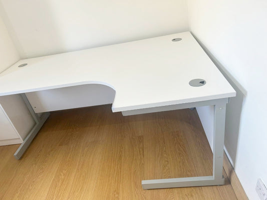 Used L shape desk White 180cm x 120cm