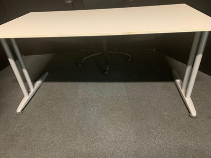 Secondhand Techo desks 160cm x 80cm - White