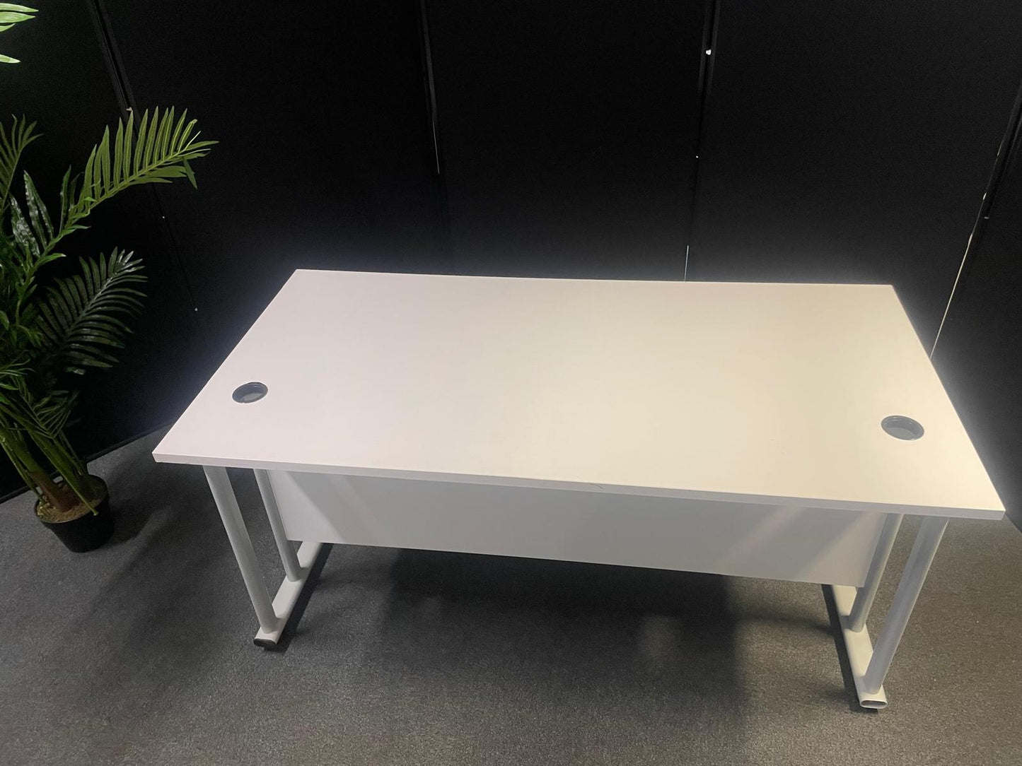 Used Desk Rectangle single cantelever leg office 160cm x 80cm