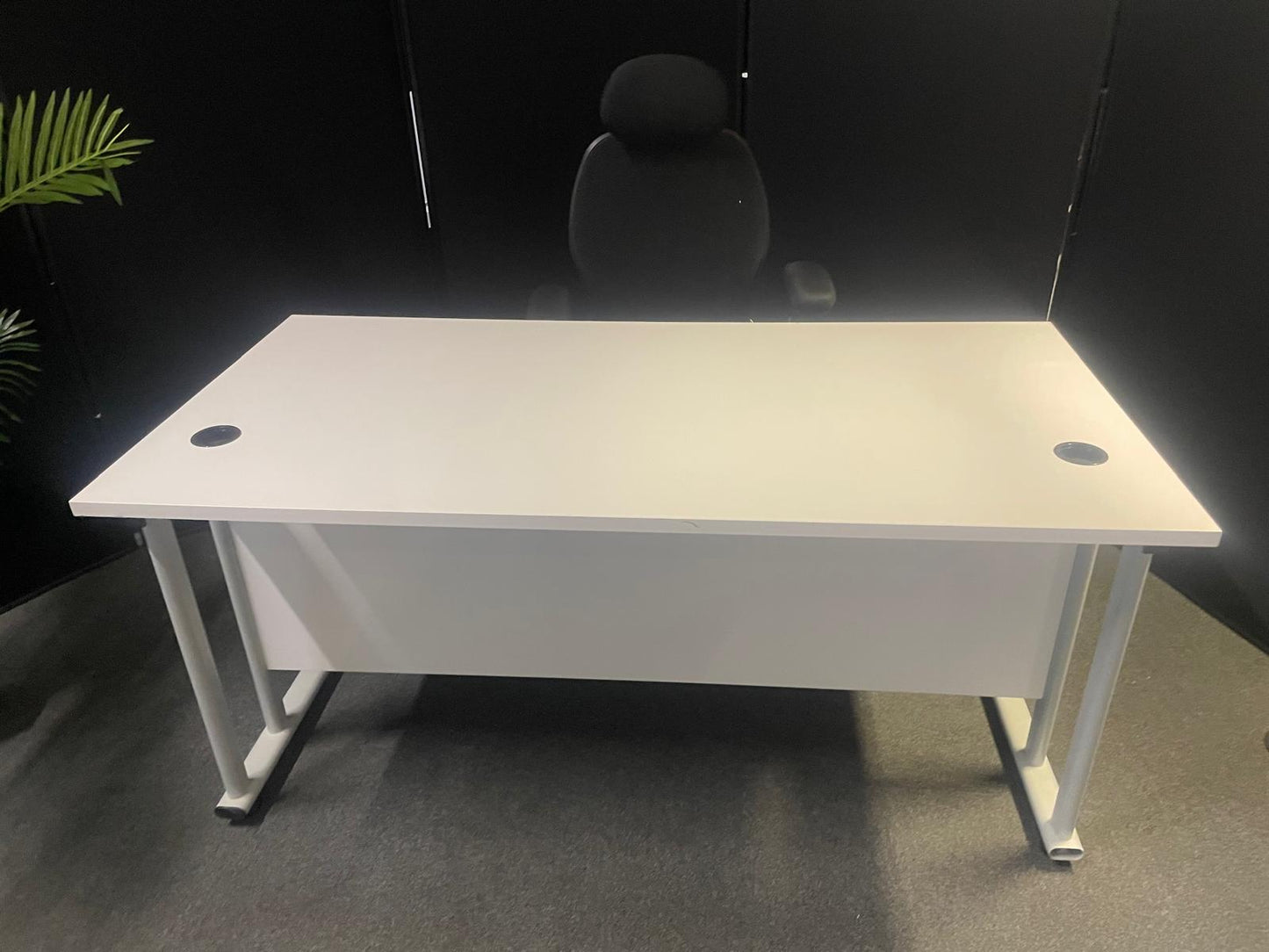 Used Desk Rectangle single cantelever leg office 160cm x 80cm
