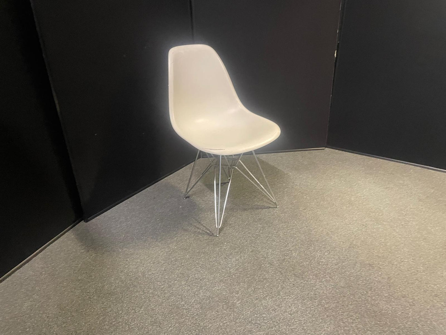 Used Vitra Eames DSR White Moulded Plastic Chair