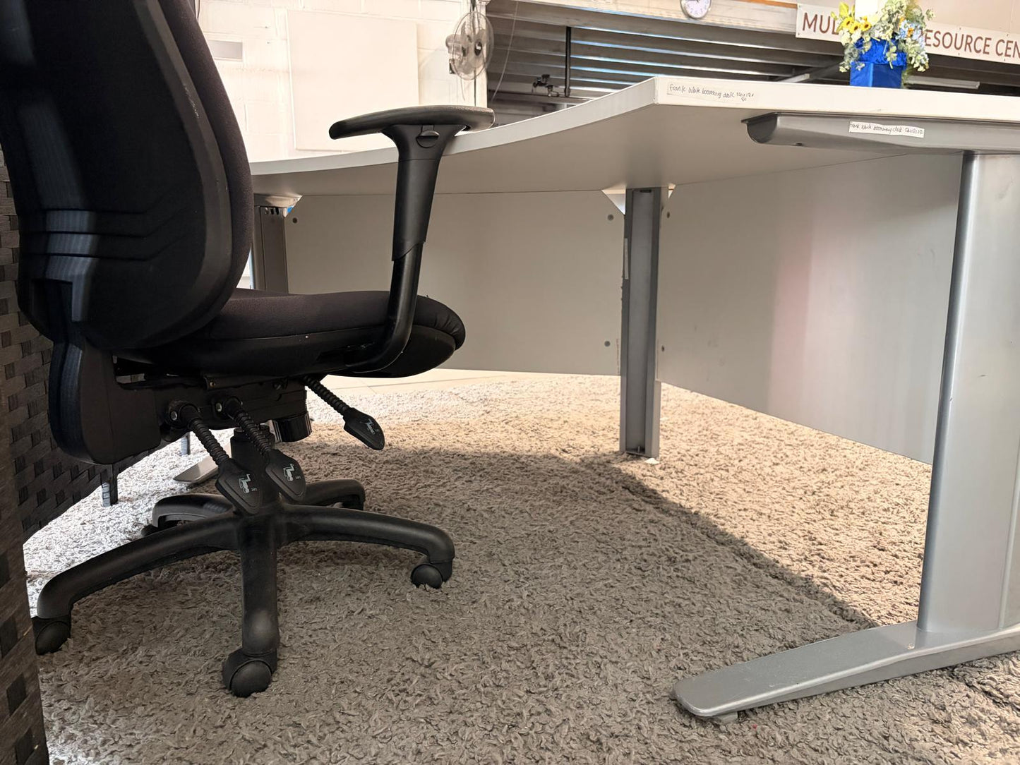 Pre-owned Desk single arc boomerang white 206cm x 80cm