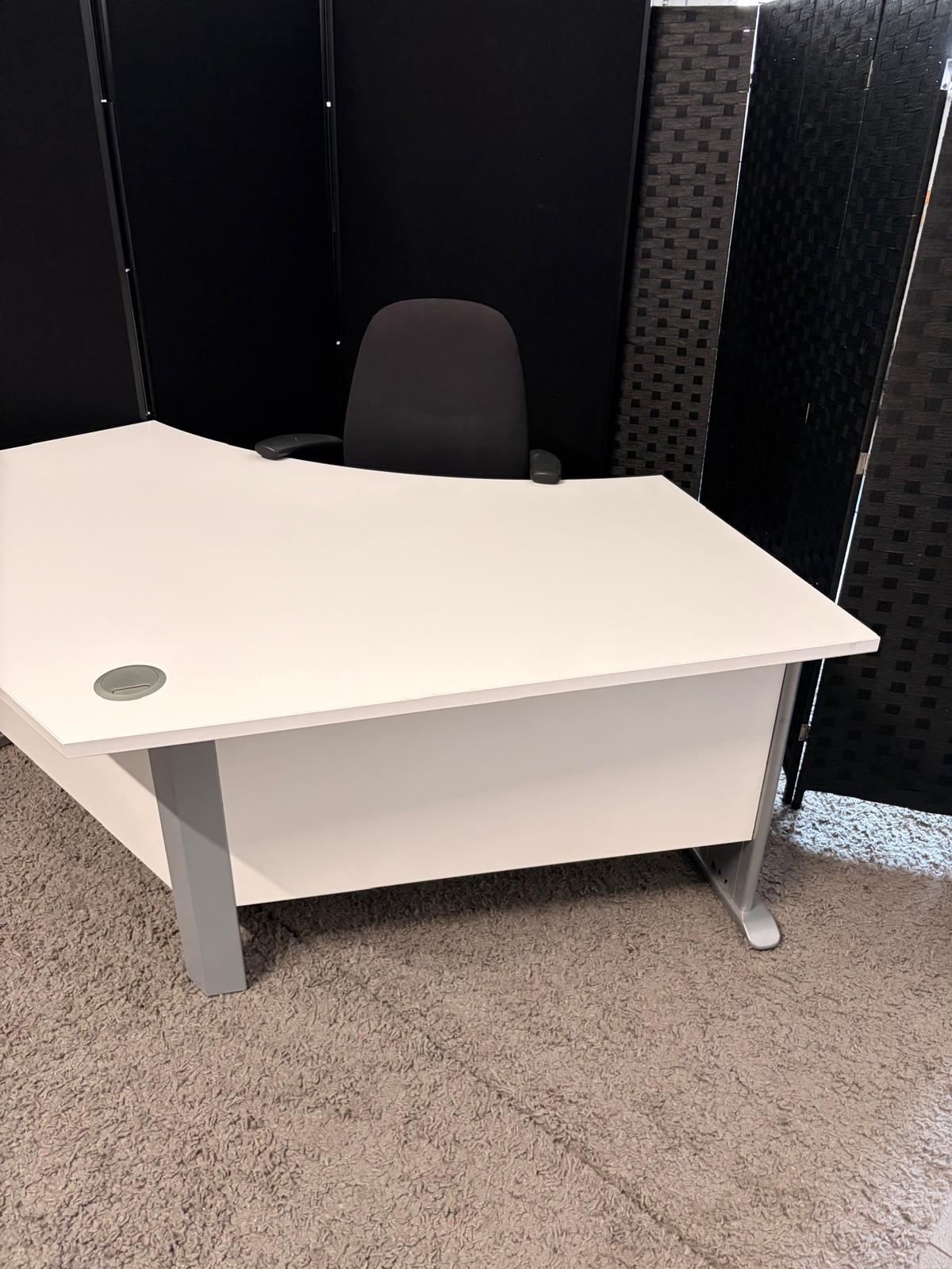 Pre-owned Desk single arc boomerang white 206cm x 80cm