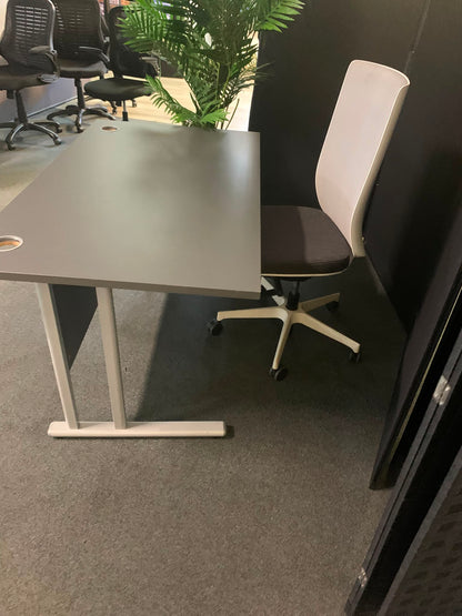 Used Desk rectangular grey cantilever leg table 140cm x 80cm