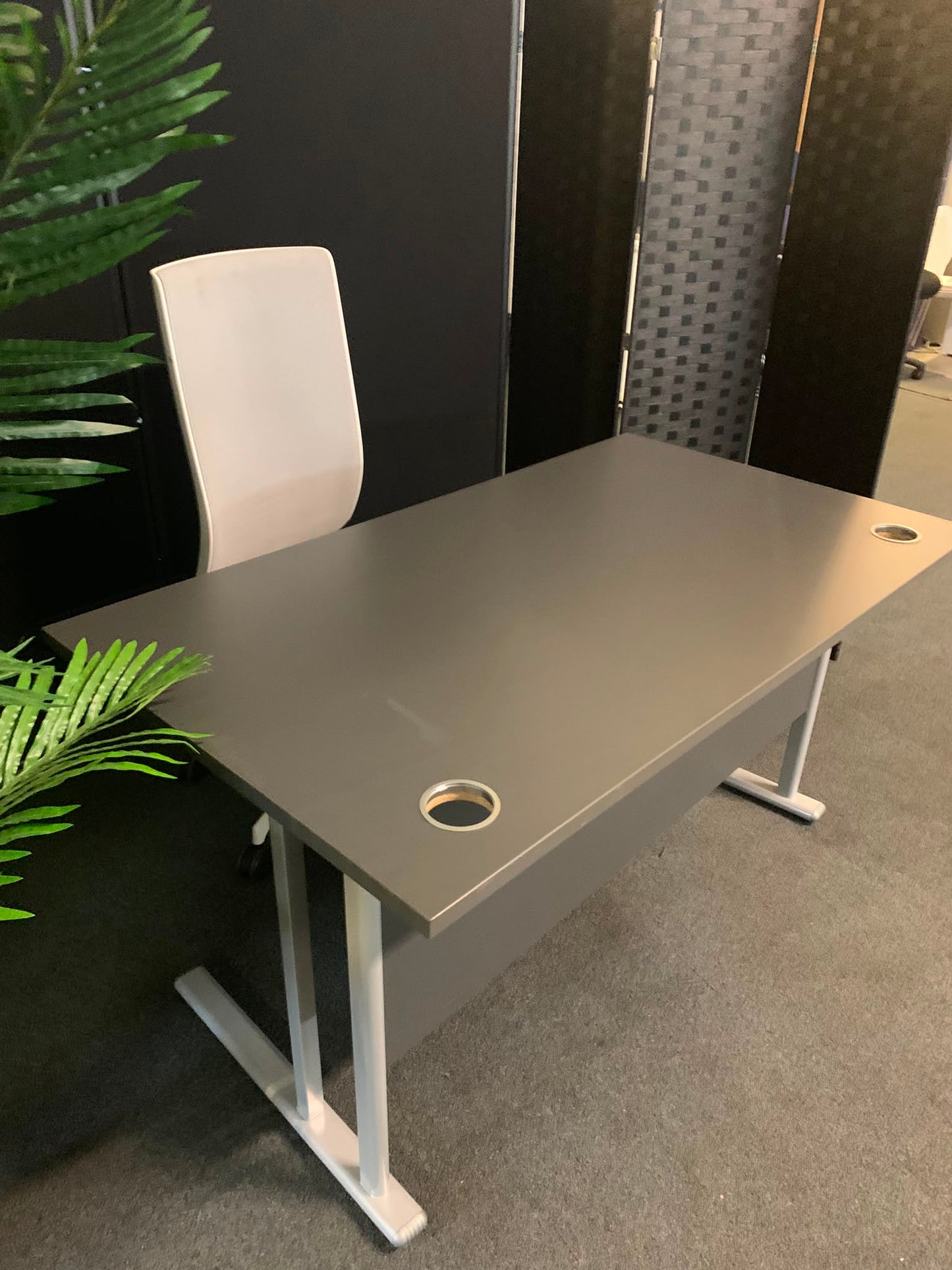 Used Desk rectangular grey cantilever leg table 140cm x 80cm