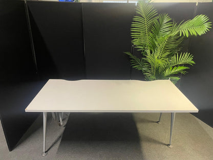 Used White Computer Desk stick leg 160cm x 80cm