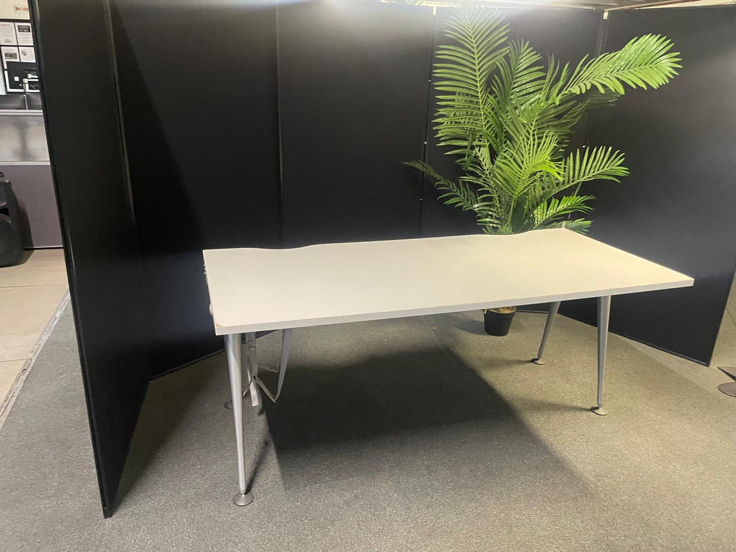 Used White Computer Desk stick leg 160cm x 80cm