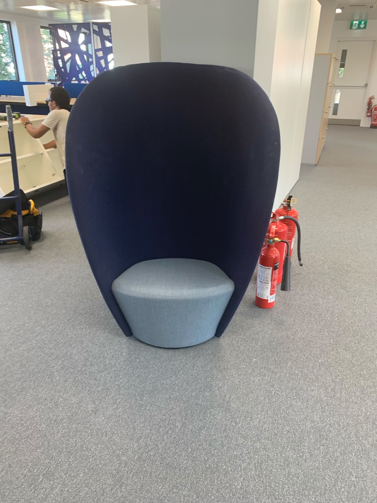 Pre-owned+Halle Shelter acoustic lounge office chair armchair Navy and sky blue