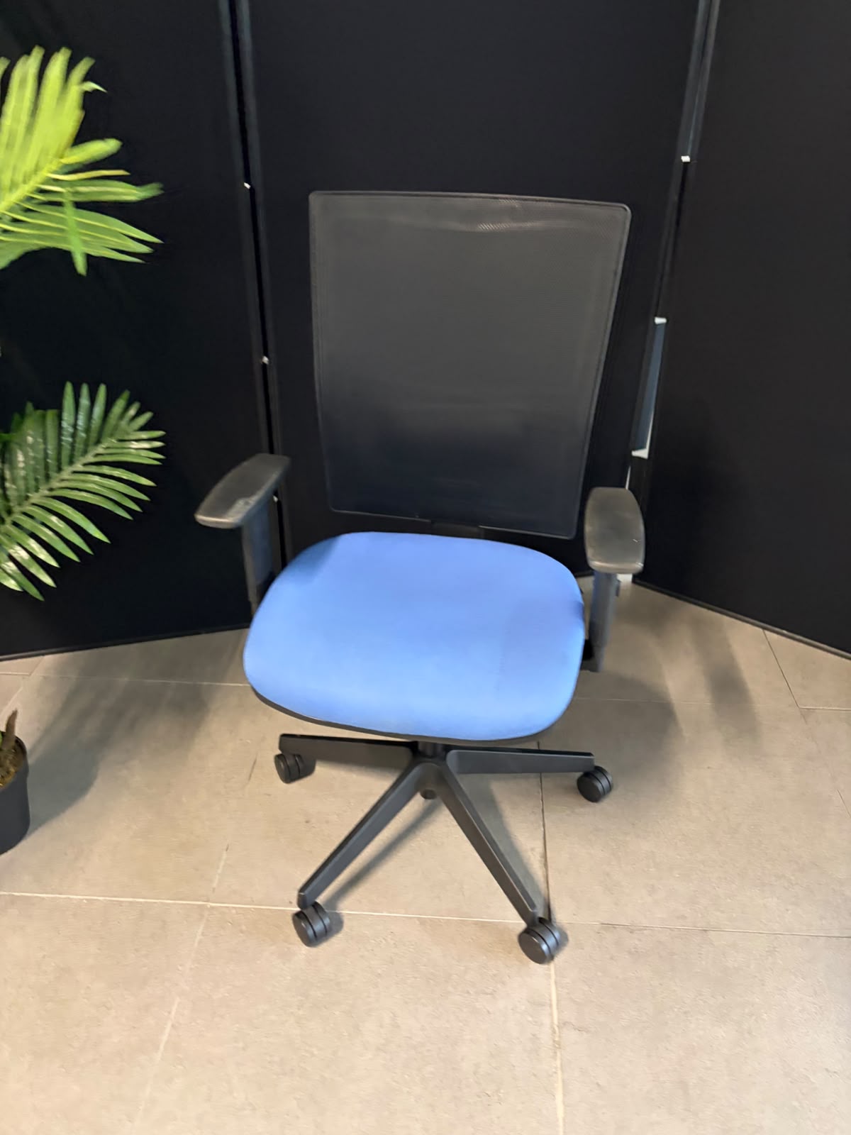 Used multicoloured office chair bundle x  9 chairs ergonomic swivel red green yellow etc