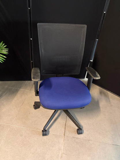Used multicoloured office chair bundle x  9 chairs ergonomic swivel red green yellow etc