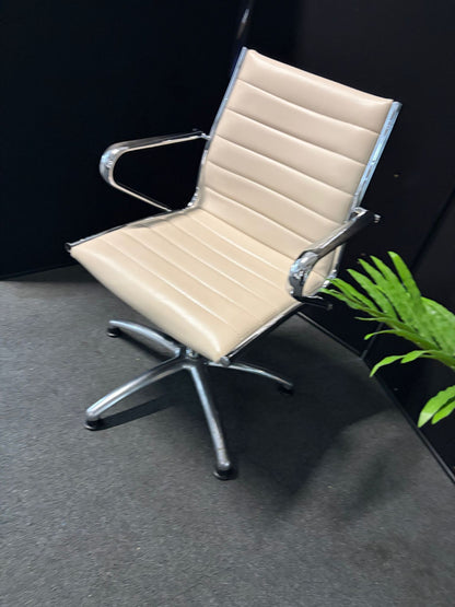 Preowned Sitland Chair Classic Conference Cream Leather on Chrome Swivel Base