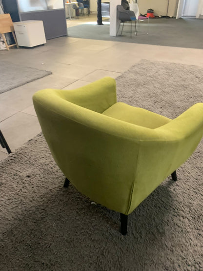Second hand Armchair Parakeet green button-tufted backrest and dark wooden legs