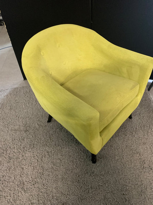 Second hand Armchair Parakeet green button-tufted backrest and dark wooden legs