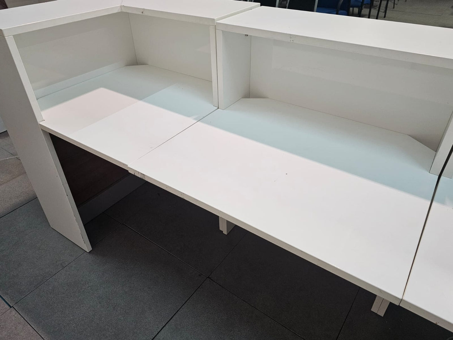 Used Second hand White and Wood Office Reception Desk with countertop H:117cm D:80cm W:240cm
