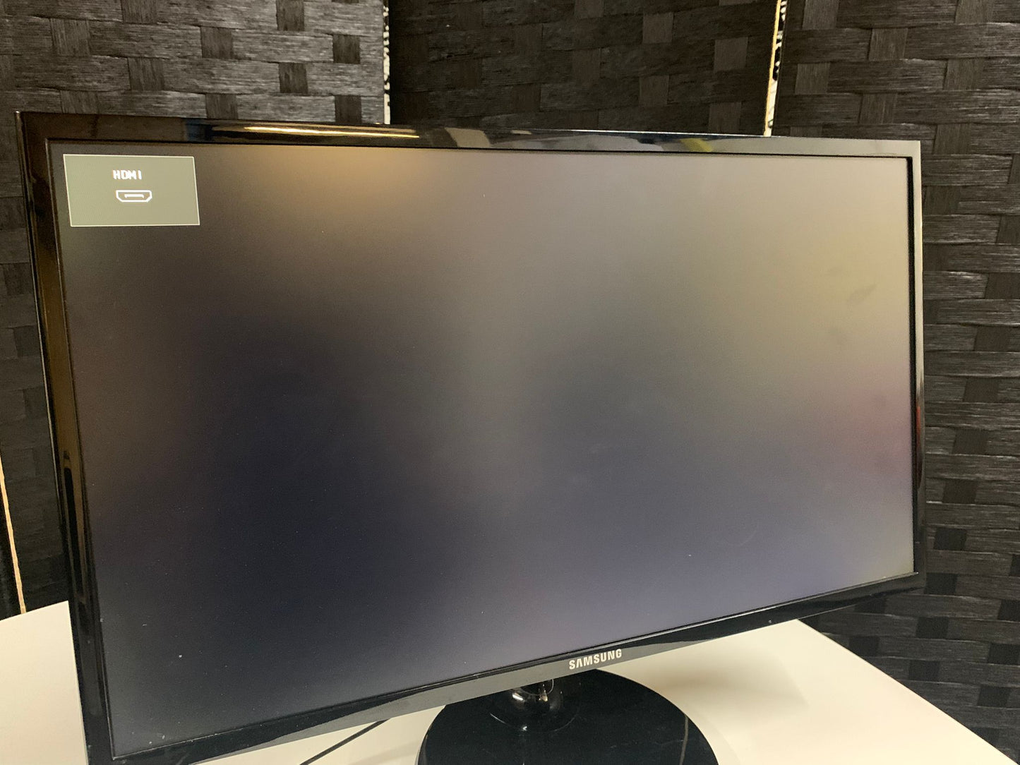 SAMSUNG S4F350FHU Monitor, w/ RGB and HDMI port, 24 inch monitor for office, school use