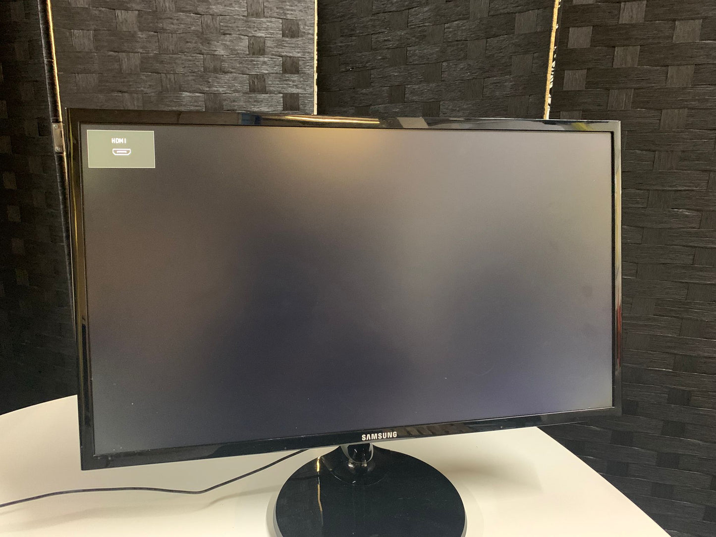 SAMSUNG S4F350FHU Monitor, w/ RGB and HDMI port, 24 inch monitor for office, school use