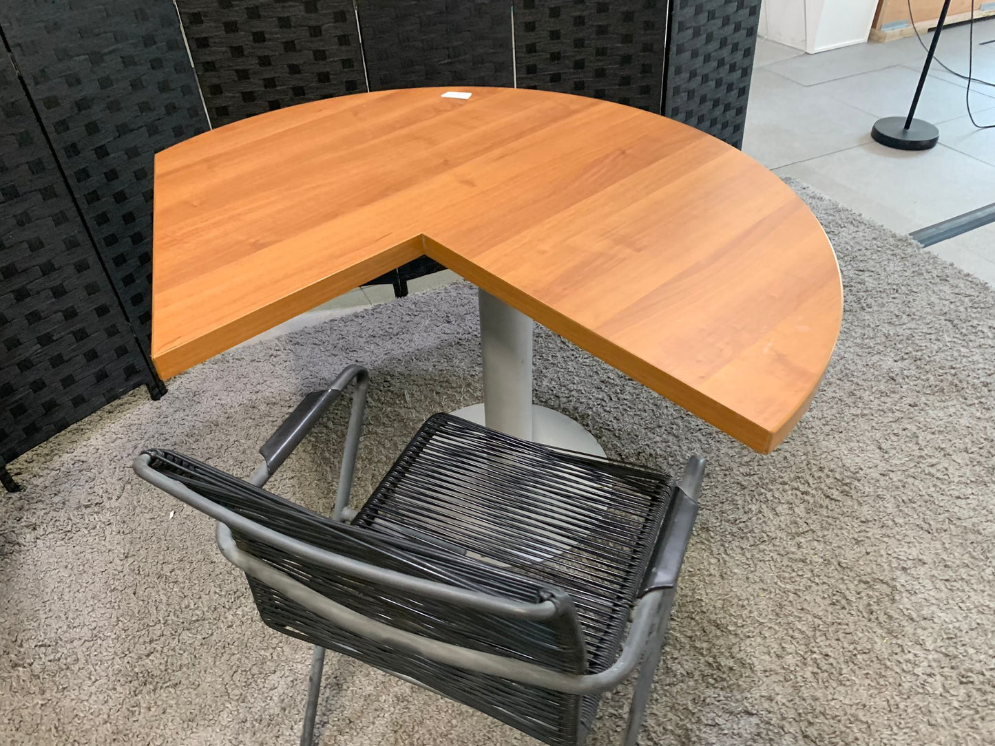 Modern wood finish breakout table 120cm diameter