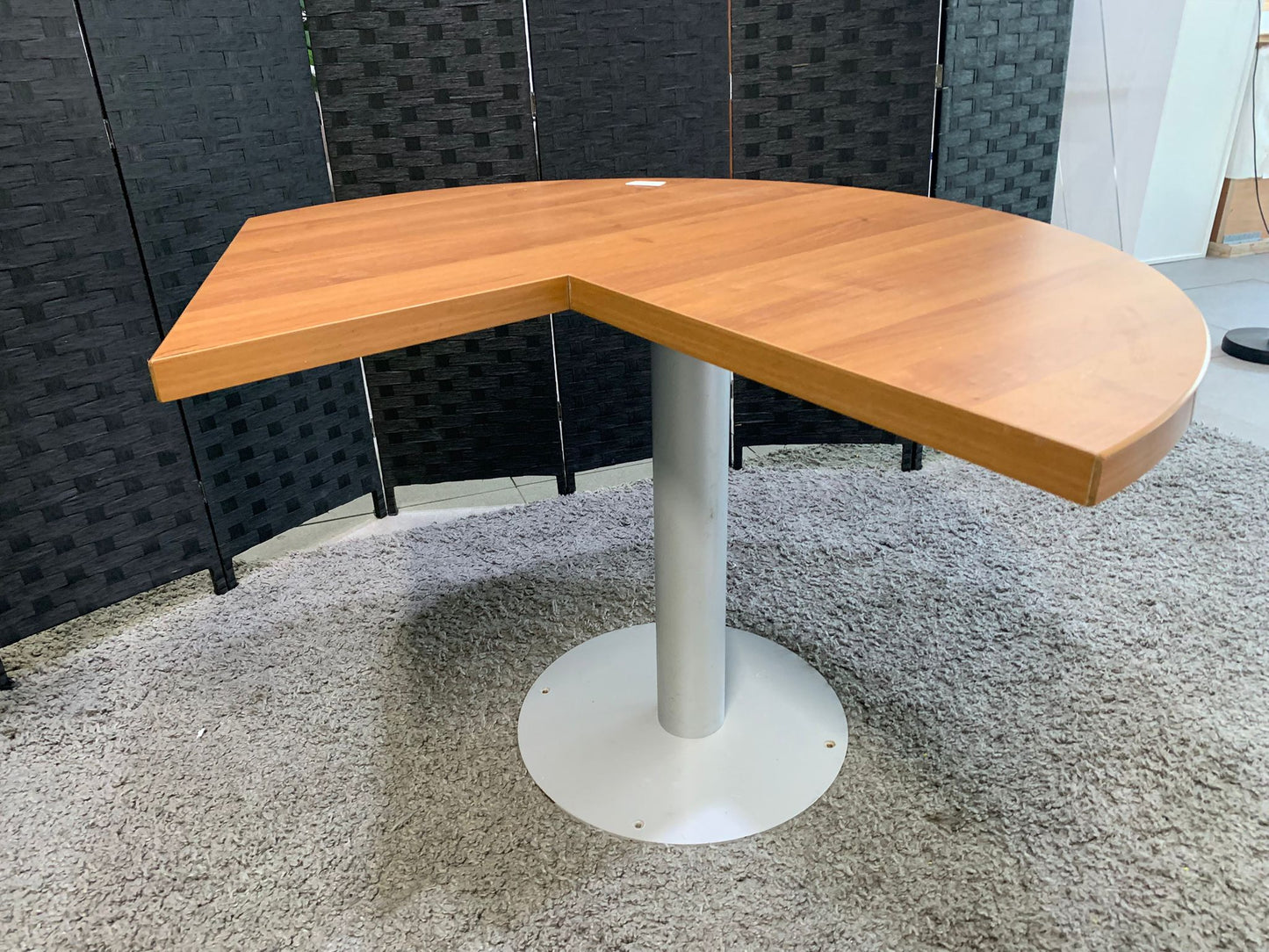 Modern wood finish breakout table 120cm diameter