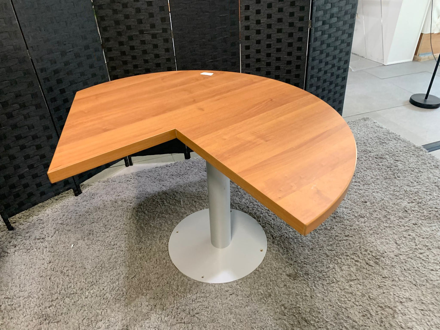 Modern wood finish breakout table 120cm diameter