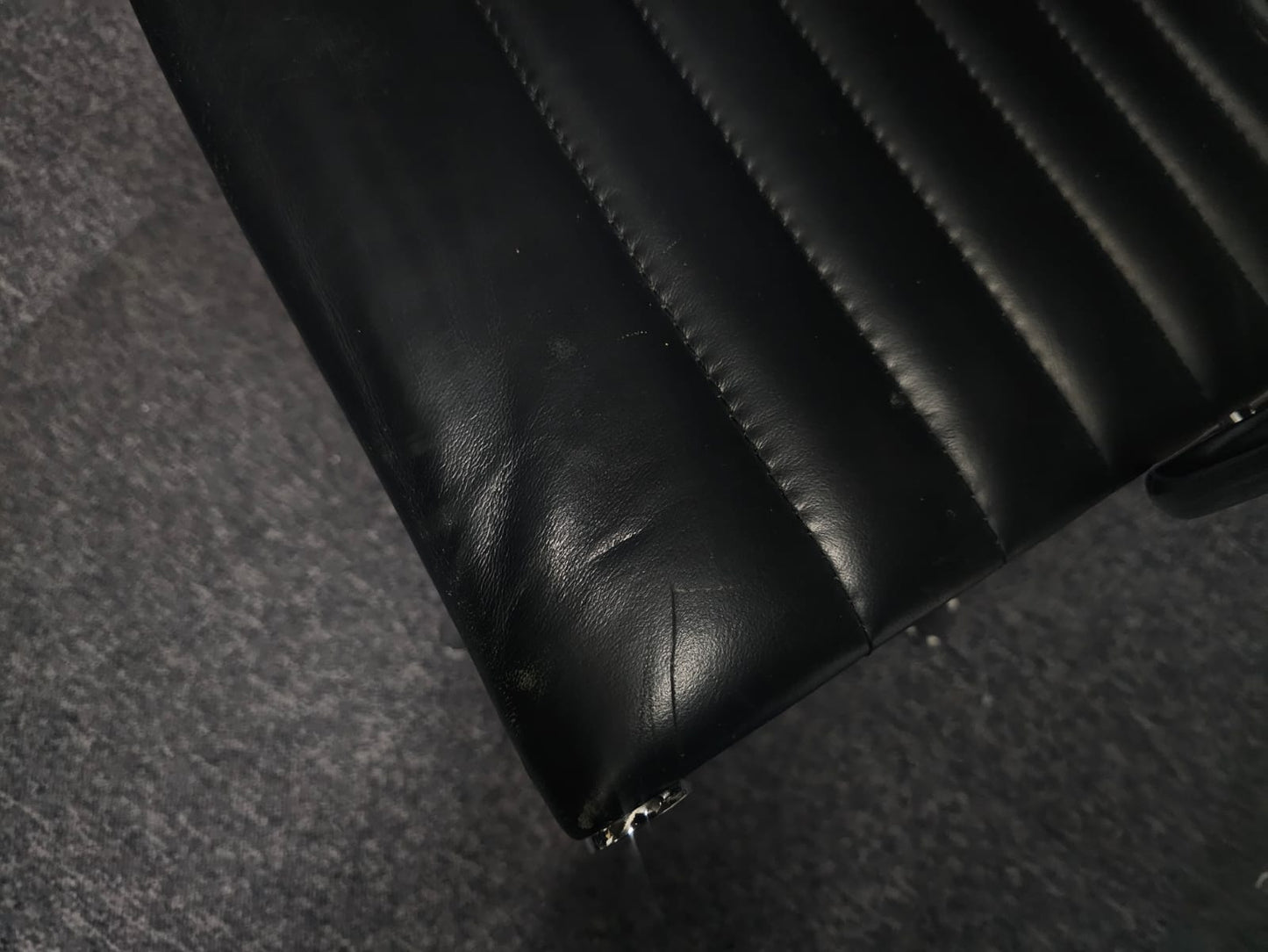 Black leatherette Swivel Meeting Chair- Ribbed Auto-Return Swivel Chair