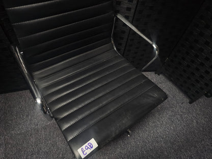 Black leatherette Swivel Meeting Chair- Ribbed Auto-Return Swivel Chair