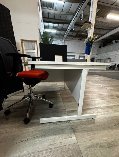 Second hand Lshape desk White 140cm x 120cm