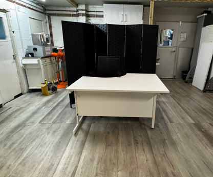 Second hand Lshape desk White 140cm x 120cm