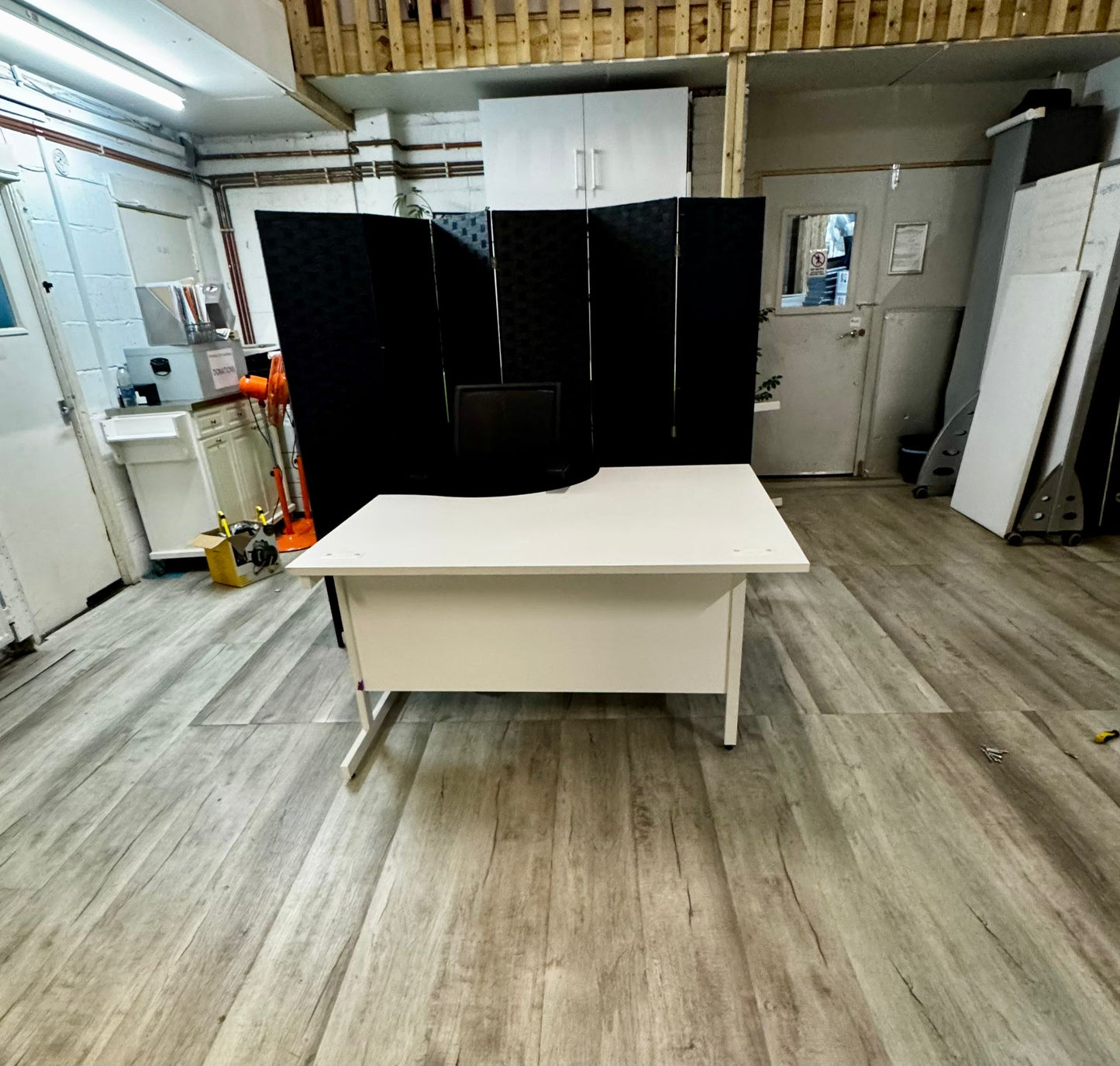 Second hand Lshape desk White 140cm x 120cm