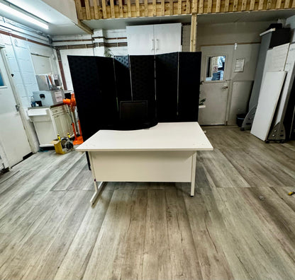 Second hand Lshape desk White 140cm x 120cm