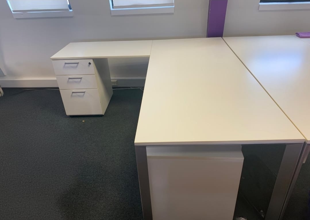 Used L shape corner desk 200cm x 80cm (main desk)x (return) 60cm x 100cm
